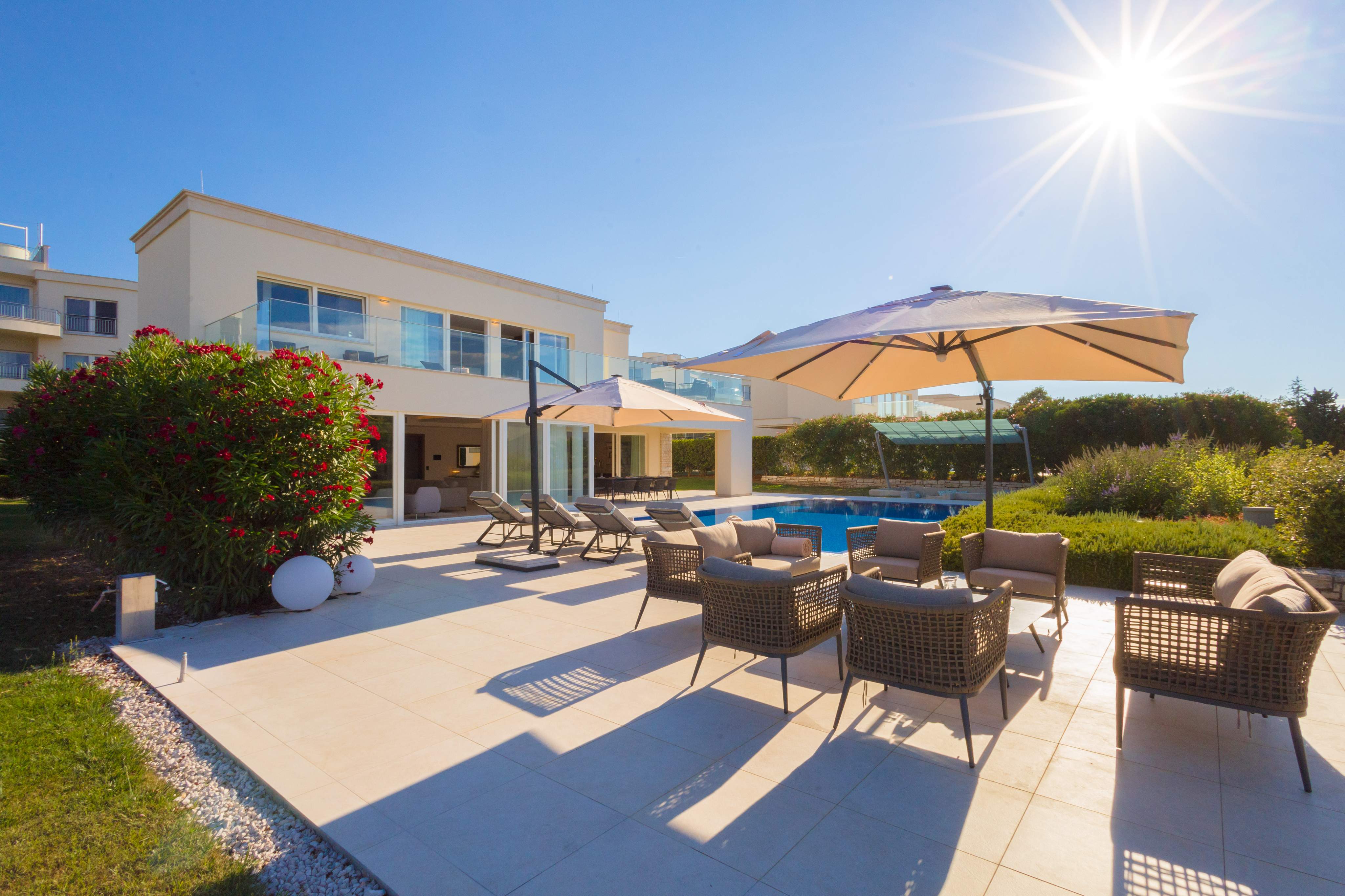 Jutarnji pogled s terase vile Lusso Mare Istria